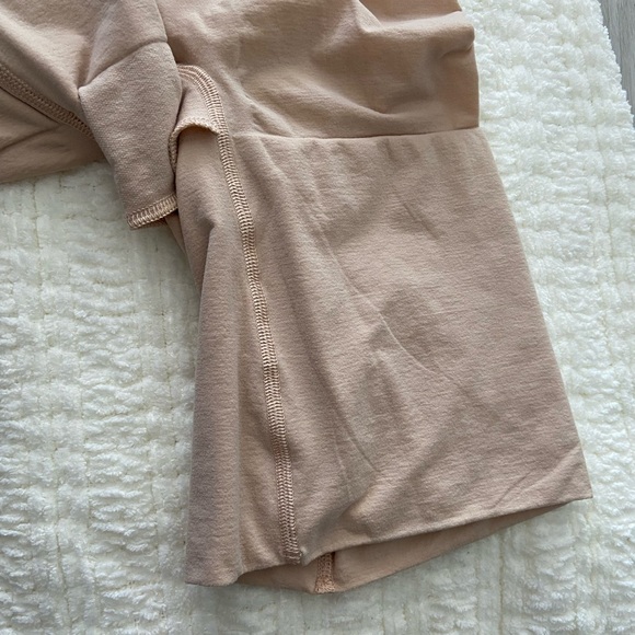 Seamless Power Series Sculpting High-Waisted Shorts - Picture 4 of 10